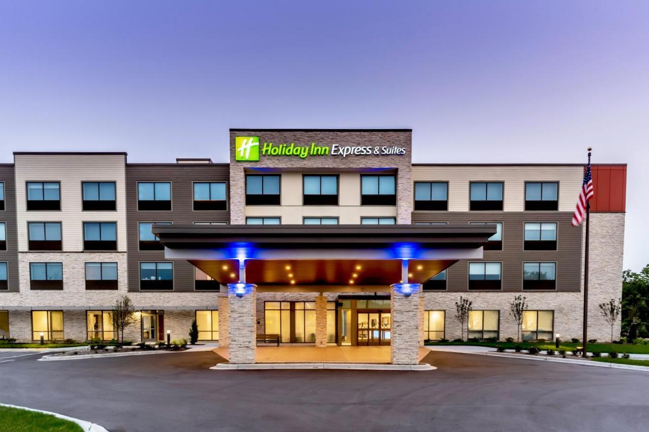 Holiday Inn Express & Suites - Milwaukee West Allis By Ihg Exterior photo