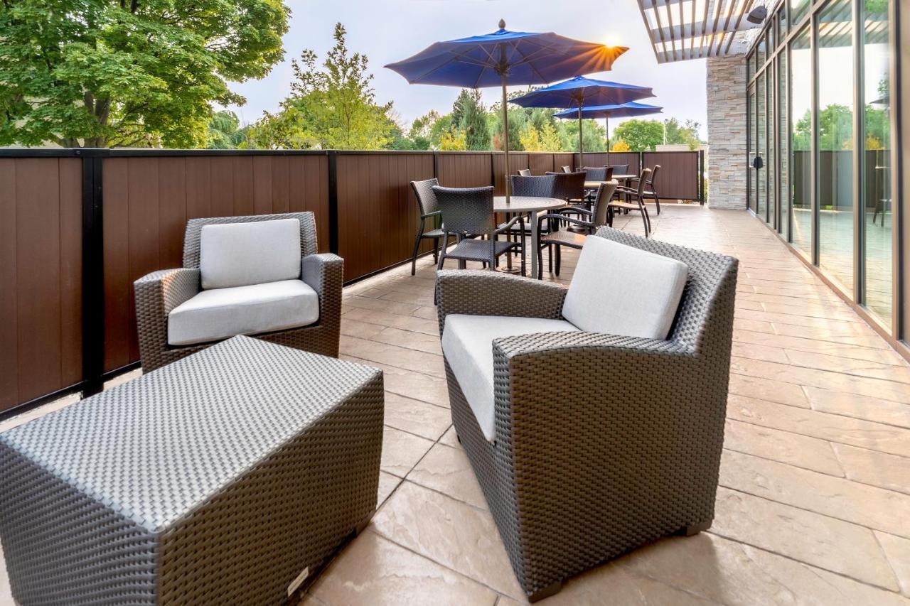 Holiday Inn Express & Suites - Milwaukee West Allis By Ihg Exterior photo